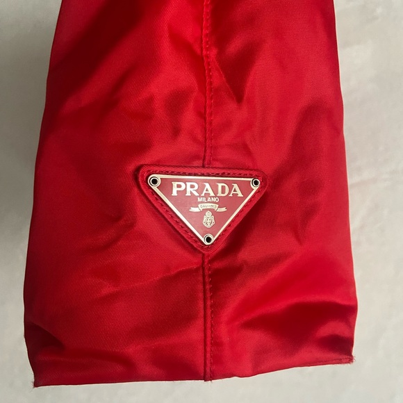 Authentic PRADA large red nylon tote with chain strap - Picture 9 of 17